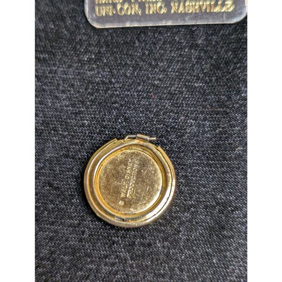 Lot of Four Vacation Places Pins - Picture 5 of 5